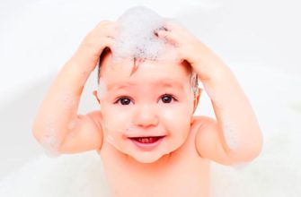 كيفية غسل رأس الطفل